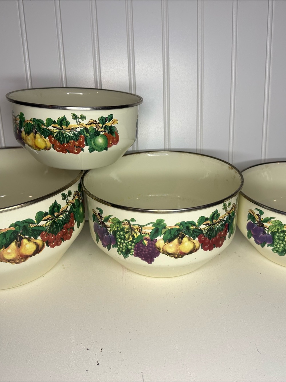 Vintage Tabletops Unlimited Kensington Garden 4 PC Nesting Vitroceramic Bowl Set